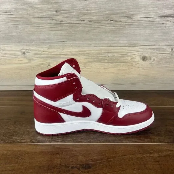 Jordan 1 Retro High OG Artisinal Team Red (GS) Size 6.5Y/8W FD1437-160 New